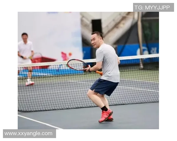 上海网球队展现灵活战术与团队协作的精彩表现分析