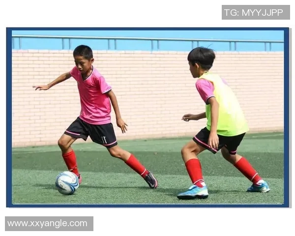 足球明星近期精彩视频合集展现他们的训练与生活点滴